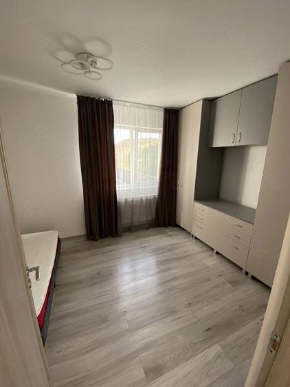 Apartament cu 3 camere decomandat în Florești