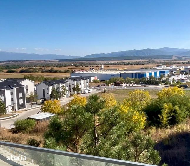 Apartament cu 4 camere în Cristian
