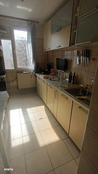 Apartament cu 3 camere decomandat în Drumul Taberei — fotografia 2