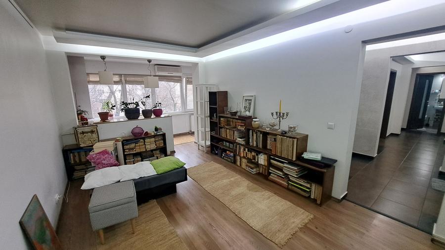 Apartament cu 3 camere decomandat în Militari