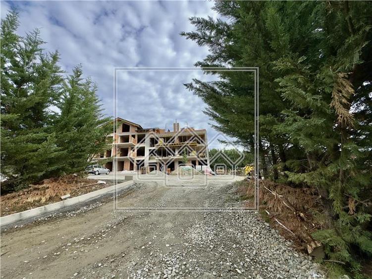 Apartament cu 3 camere nedecomandat în Exterior Vest