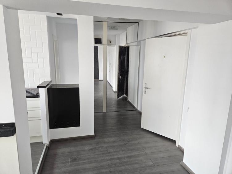 Apartament cu 4 camere în Obor