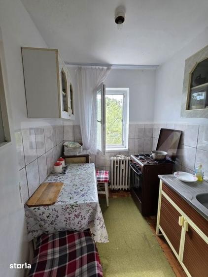 Apartament cu 3 camere semidecomandat în Micro 40