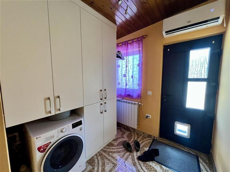 Casă individuală cu 4 camere cu Canalizare în Miroslava