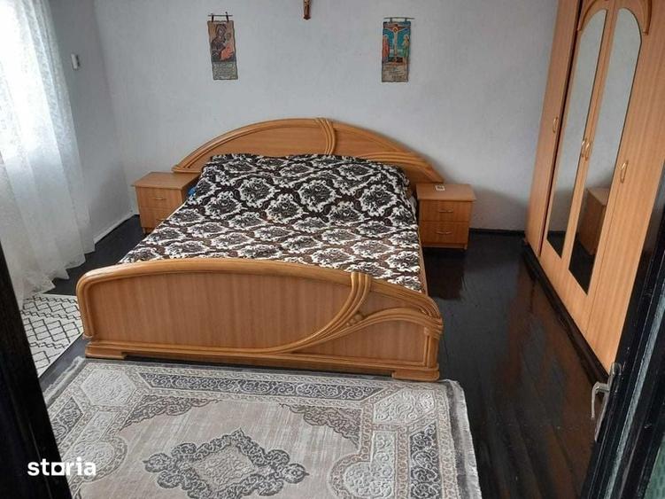 Casă cu 4 camere cu Teren 1800 Mp în Buteni