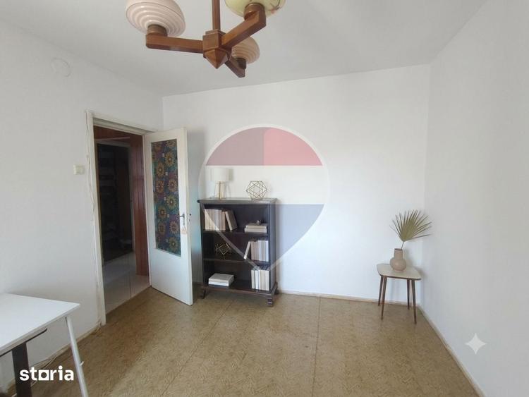 Apartament cu 3 camere decomandat în Central