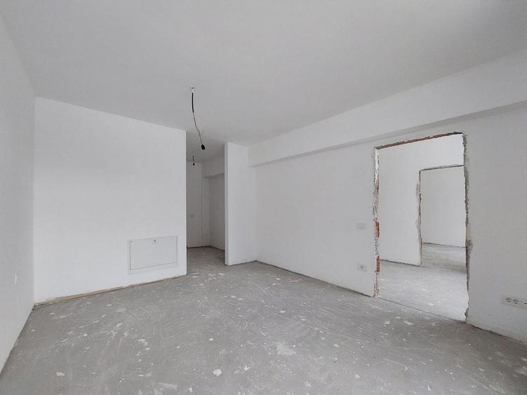 Penthouse cu 4 camere decomandat în Schei