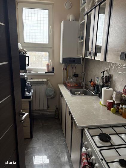 Apartament cu 4 camere semidecomandat în Drumul Taberei