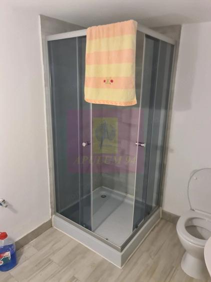 Casă cu 2 camere cu Teren 4 Mp în Azuga