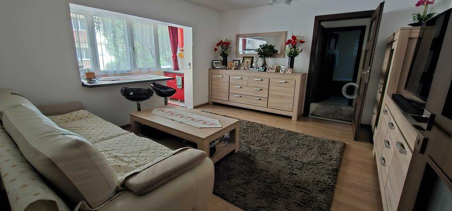 Apartament cu 2 camere decomandat în Aradului