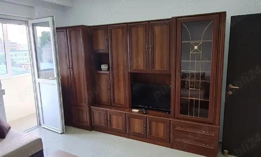 Garsonieră decomandată în Universitate