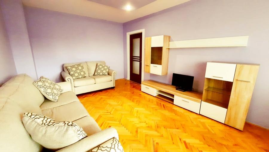 Apartament cu 3 camere decomandat, mobilat în Mircea cel Bătrân