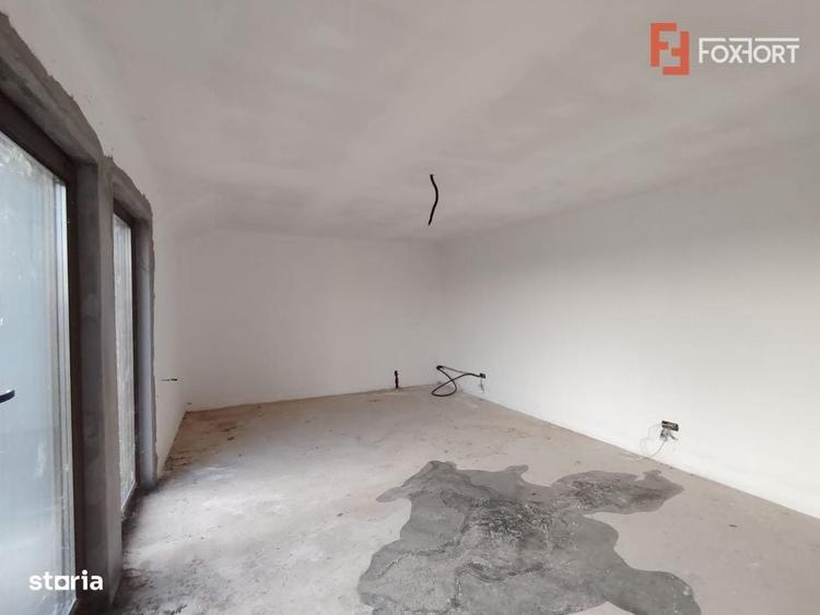 Casă cu 4 camere în Sânandrei