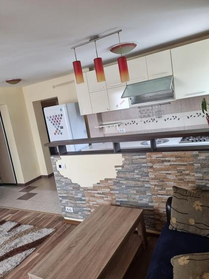 Apartament cu 3 camere decomandat în Păcurari