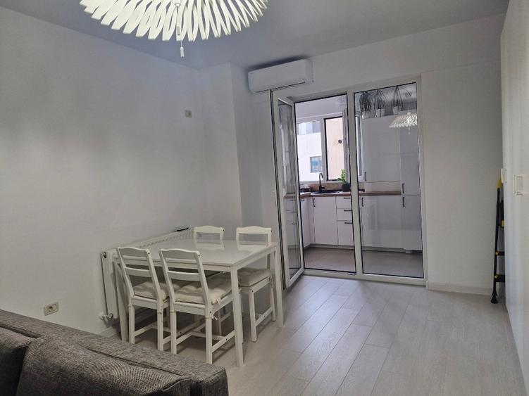 Apartament cu 2 camere semidecomandat în Parcul Carol