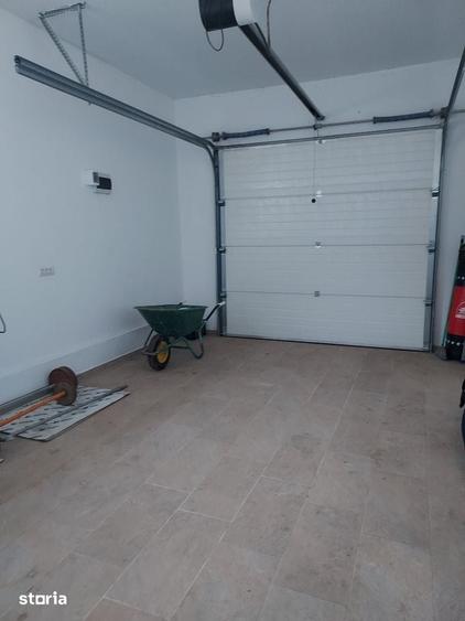 Casă cu 5 camere cu Teren 1800 Mp în Moara