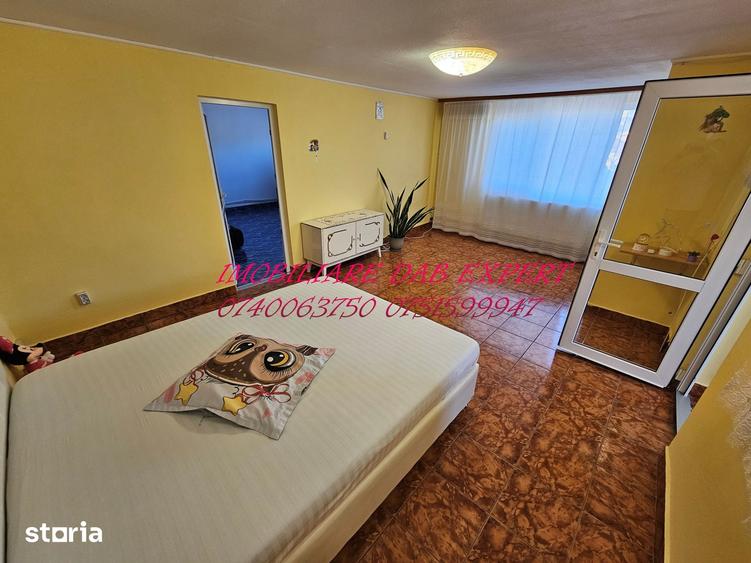 Casă cu 5 camere cu Teren 370 Mp în Port