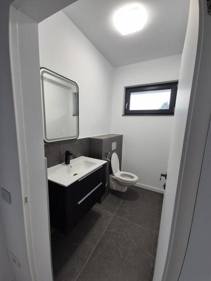 Duplex cu 4 camere cu Canalizare în Palazu Mare