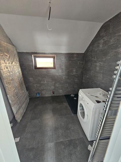 Casă individuală cu 5 camere cu Teren 300 Mp în Lancrăm
