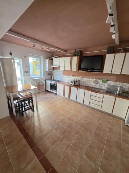 Apartament cu 2 camere decomandat, mobilat în Bună Ziua