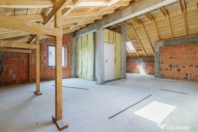 Casă cu 5 camere cu Teren 126 Mp în Giurgiului