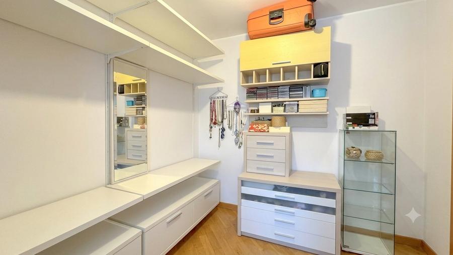 Penthouse cu 4 camere decomandat în Avantgarden