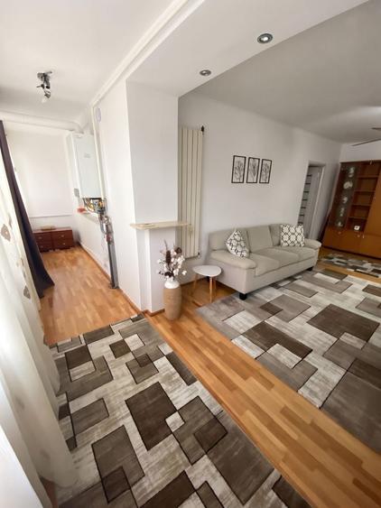 Apartament cu 3 camere în Tomis I