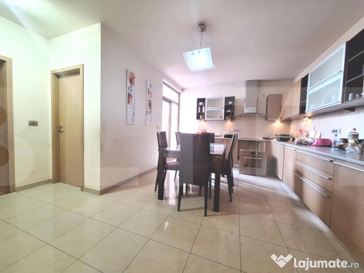 Casă cu 7 camere cu Teren 680 Mp în Mehala