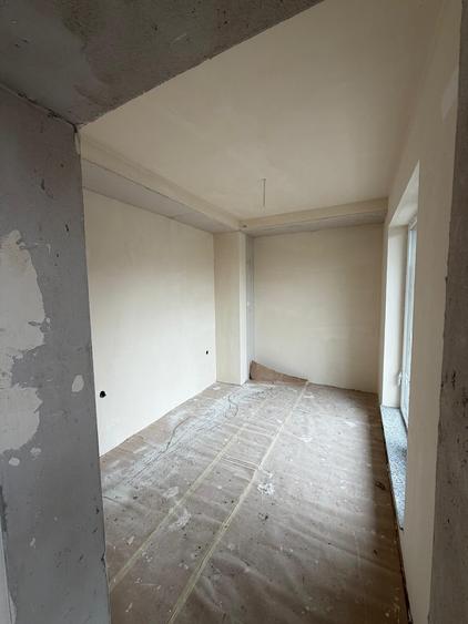 Apartament cu 2 camere semidecomandat în Florești