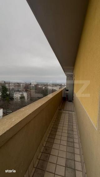 Apartament cu 3 camere semidecomandat, mobilat în Nord