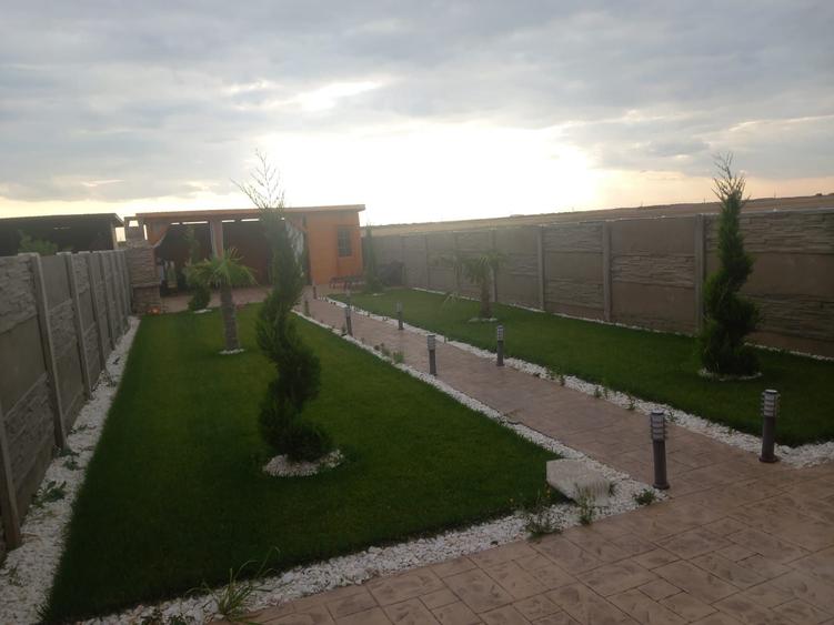 Casă cu 4 camere în Sânandrei