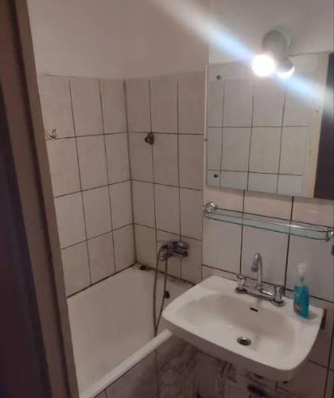 Garsonieră decomandată, mobilată în Titan