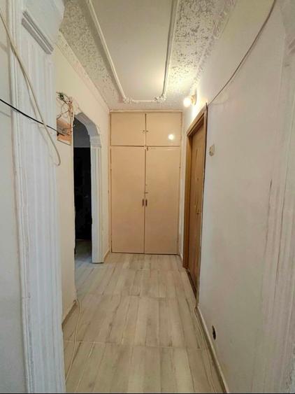 Apartament cu 3 camere decomandat în Prundu