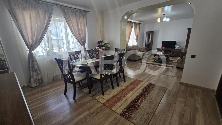Casă individuală cu 5 camere cu Canalizare în Șelimbăr