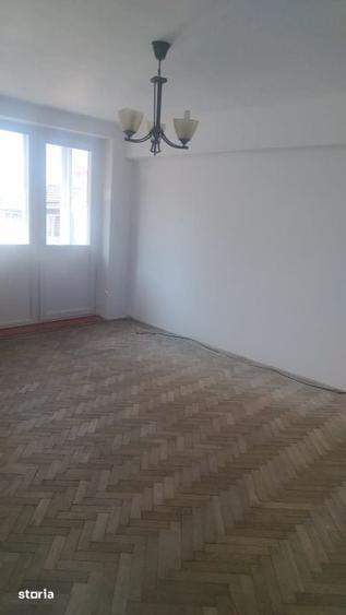 Apartament cu 2 camere semidecomandat în Ultracentral