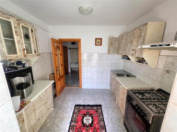 Apartament cu 3 camere decomandat, mobilat în Obcini