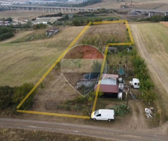Teren de 4000 mp, în Vest