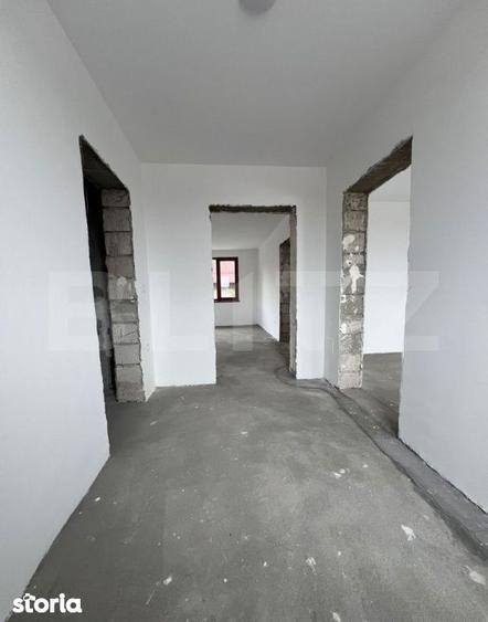 Hala industriala noua, cladire birouri, 320 mp, 23 Ari teren, zona Bur - 8