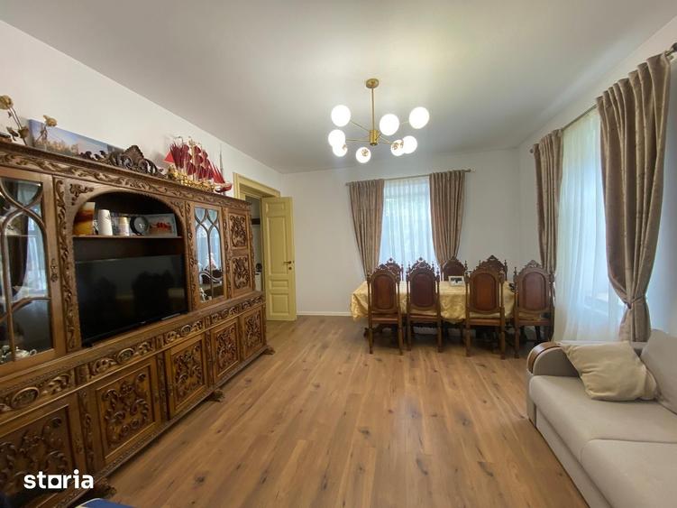 Casă cu 3 camere cu Teren 500 Mp în Central