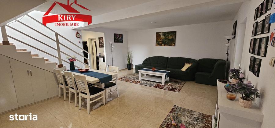 Casă cu 5 camere cu Teren 300 Mp în Livada