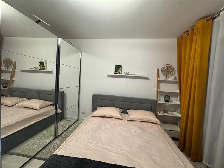 Apartament cu 3 camere decomandat, mobilat în Cug