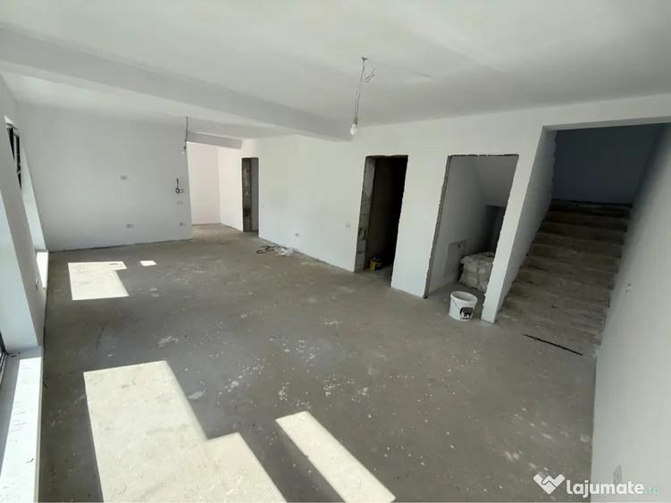 Vila parter etaj si pod Valu lui Traian - 16