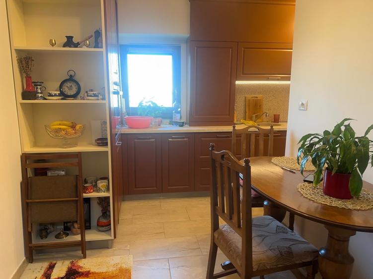 Apartament cu 4 camere decomandat în Gară