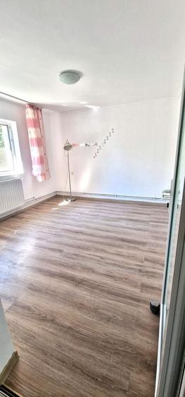 Casă individuală cu 3 camere cu Canalizare în Tuzla