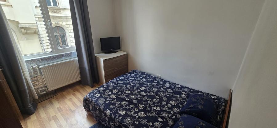 Apartament cu 2 camere semidecomandat în P-ța Universității
