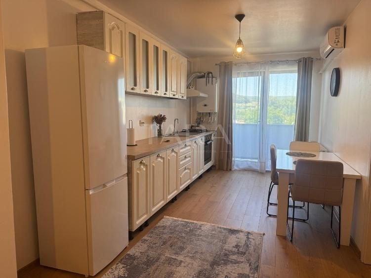 Apartament cu 2 camere semidecomandat, mobilat în Dâmbul Rotund