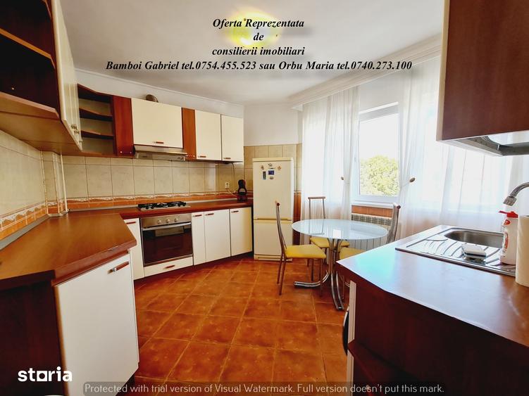 Apartament cu 4 camere decomandat în Piața Unirii