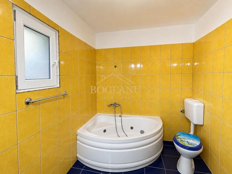 Casă individuală cu 4 camere cu Canalizare în Aradului
