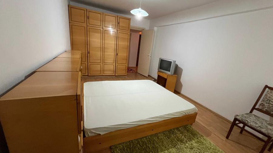 Apartament cu 3 camere decomandat în Dorobanți 1