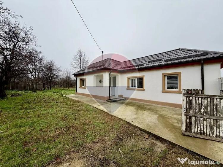 Casă cu 2 camere cu Teren 802 Mp în Jariștea